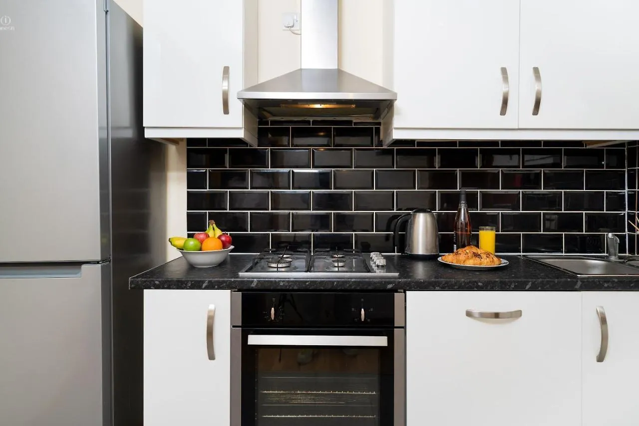 Apartment F4 Modern Double Room London